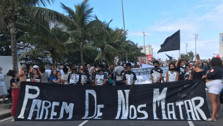 Leia mais sobre o artigo Crianças, adolescentes e jovens somam 71% dos mortos por policiais em 2023 no Brasil