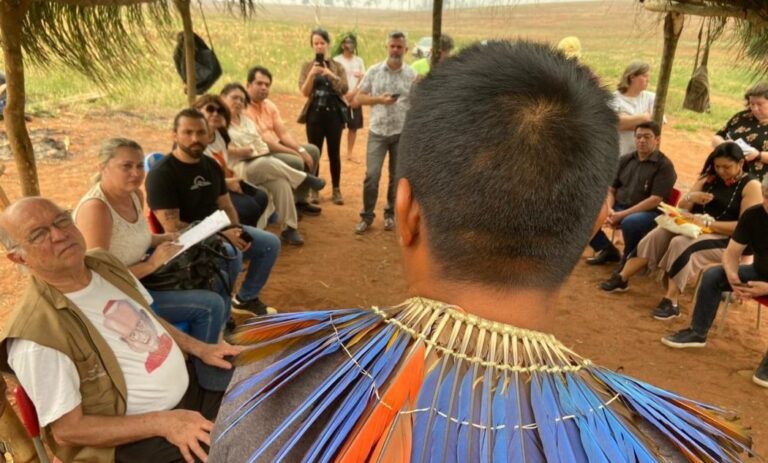 Leia mais sobre o artigo Missão de Direitos Humanos visita território Avá Guarani ameaçado no Oeste do Paraná