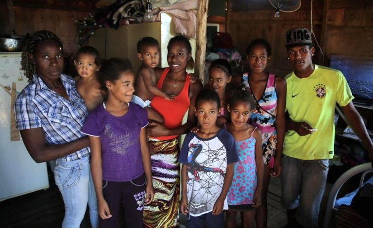 Read more about the article Famílias haitianas da ocupação Progresso, em Porto Alegre, não serão despejadas