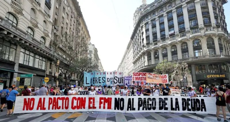 Leia mais sobre o artigo Milhares protestam contra o FMI e o sistema da dívida na Argentina