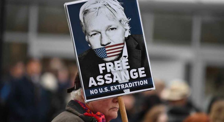 Leia mais sobre o artigo Atos no Brasil e no mundo pedem a liberdade imediata do jornalista Julian Assange
