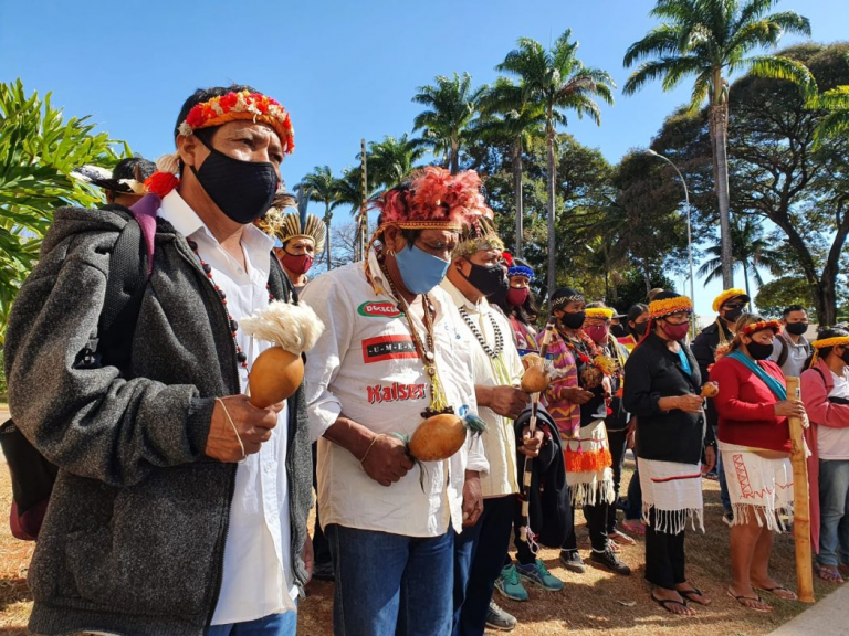 Read more about the article Em nota, Aty Guasu denuncia ataques sofridos pelos Guarani e Kaiowá no território Kurupi, em Naviraí (MS)