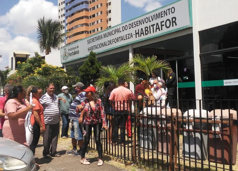 Read more about the article Comunidade Raízes da Praia protesta por moradia digna em Fortaleza