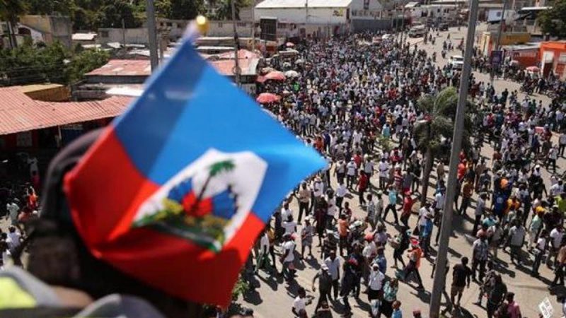 Leia mais sobre o artigo Solidariedade ao Haiti: milhares exigem renúncia do primeiro-ministro