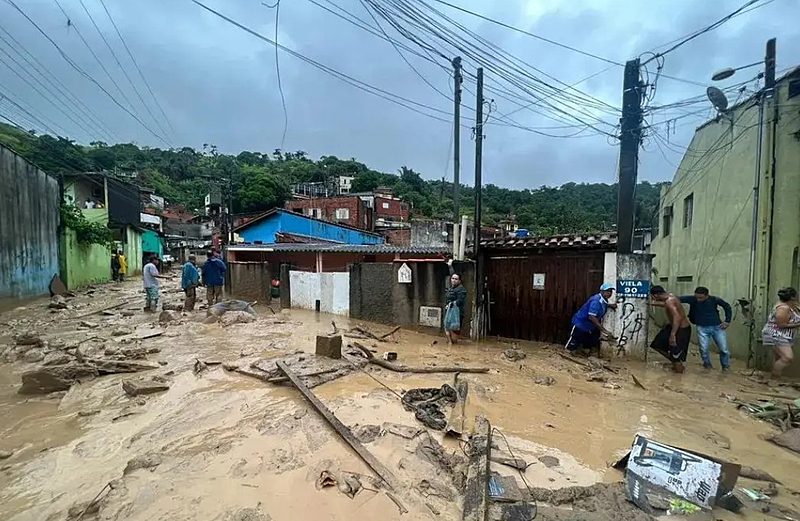 Read more about the article Litoral de São Paulo: Missão-Denúncia acolhe população sobre impactos das chuvas e ameaças irregulares de despejos