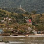 Comunidade caiçara de São Sebastião resiste em defesa de suas casas e sua história