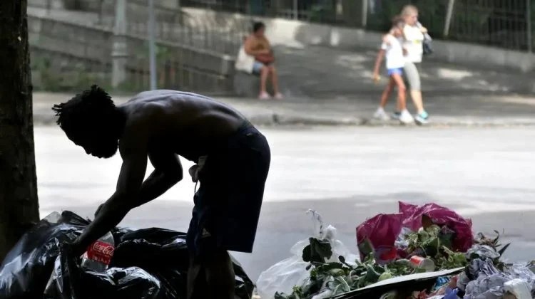 Enfrentar para resolver: como a dívida global aprofunda a desigualdade e a pobreza